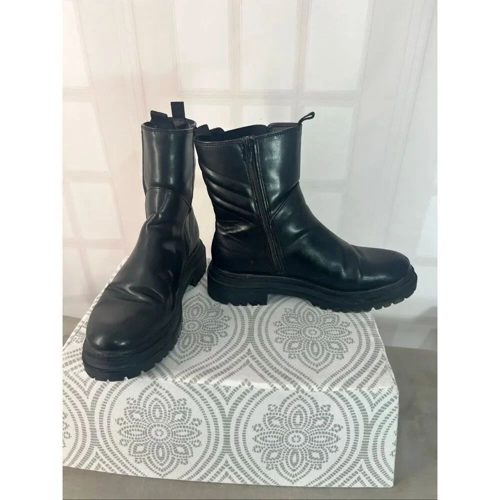A New Day Black Faux Leather Chunky Platform Laura Gore Chelsea Boot Size 11